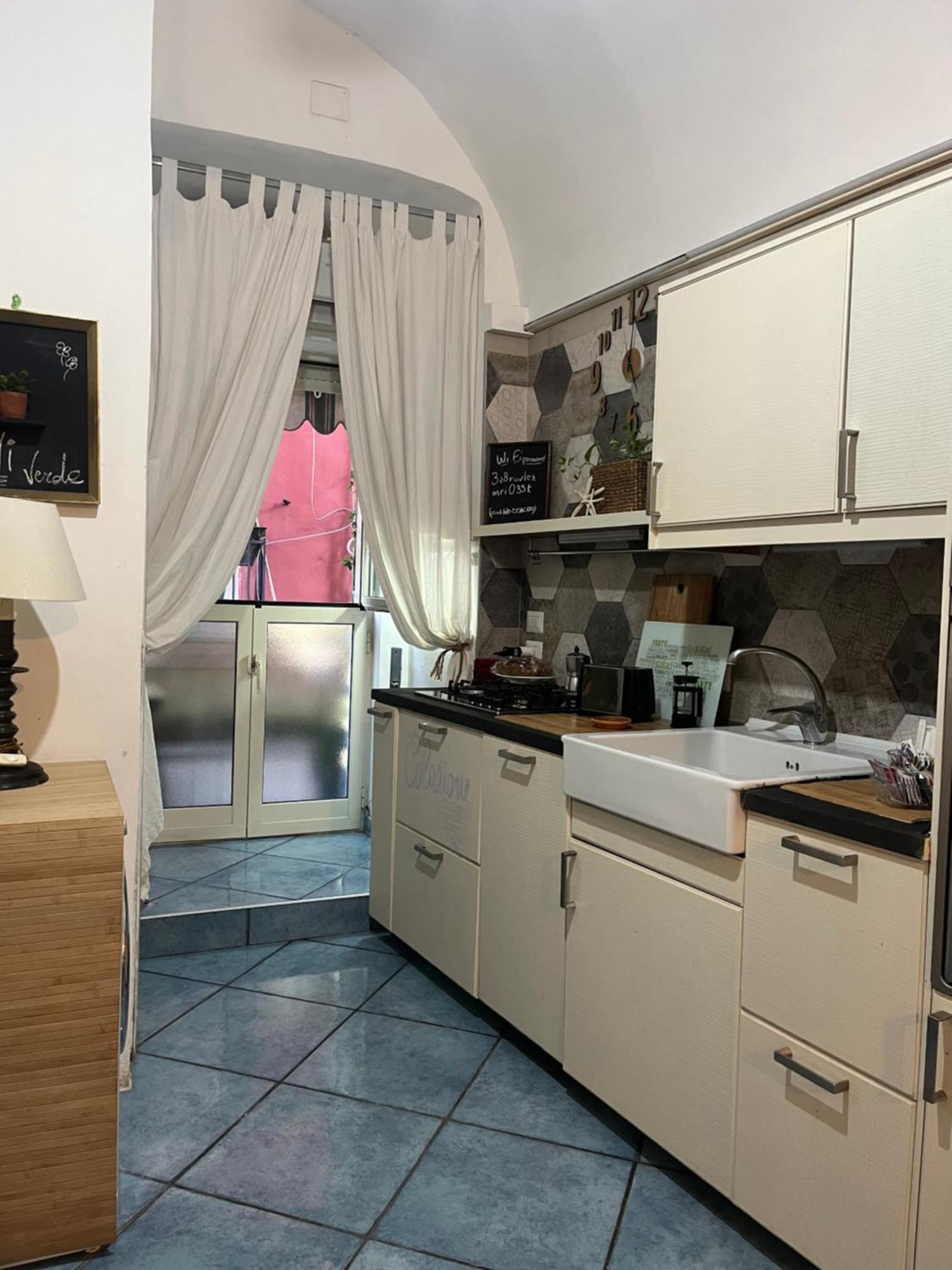דירות נאפולי Mari Mari מראה חיצוני תמונה